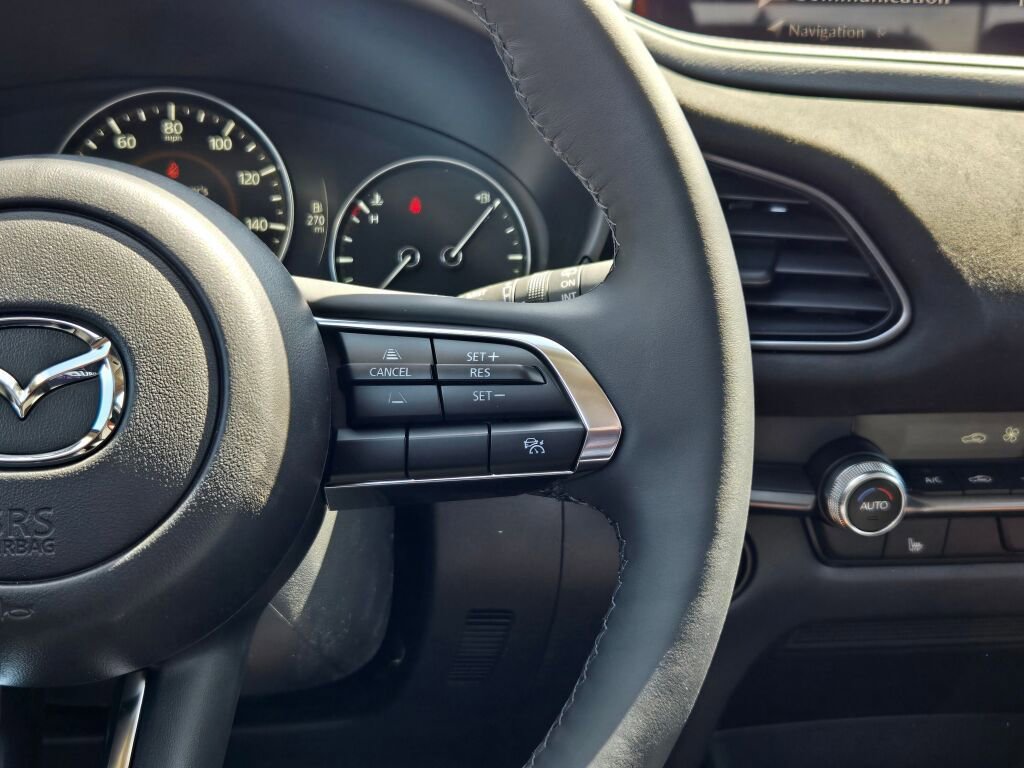 New 2025 MAZDA CX-30 Carbon image 29