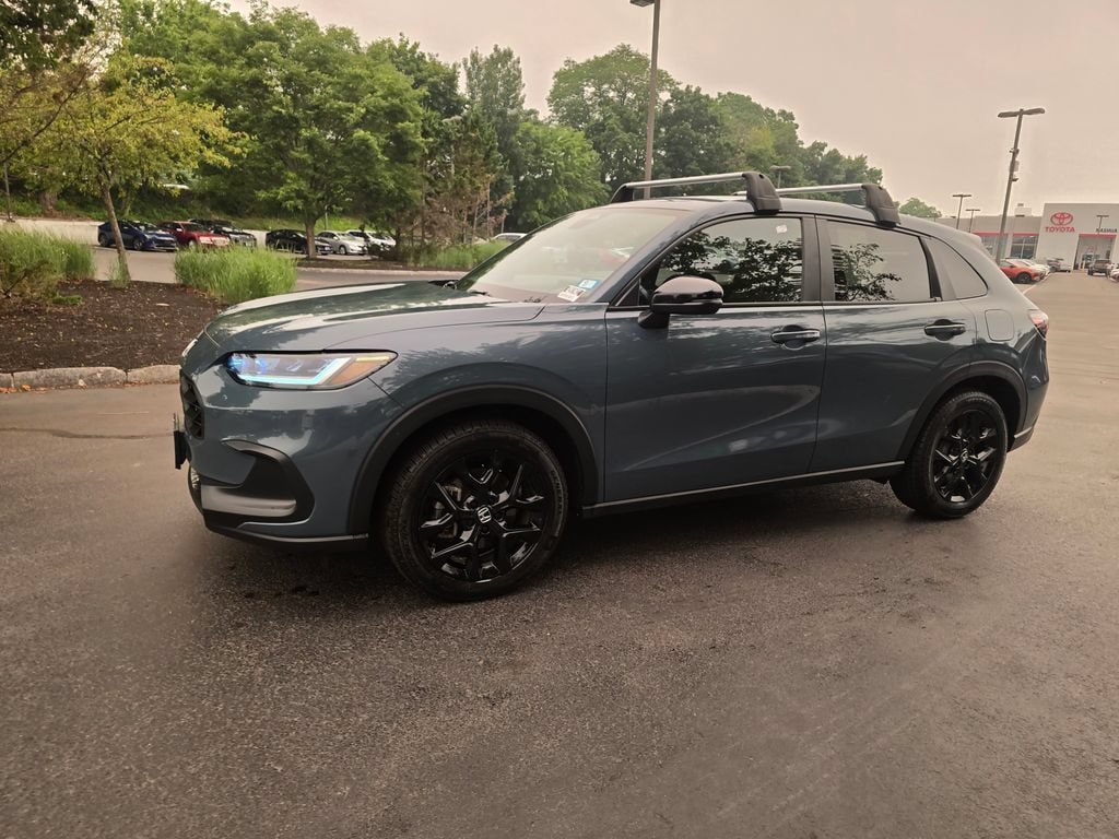 Used 2025 Honda HR-V Sport image 3