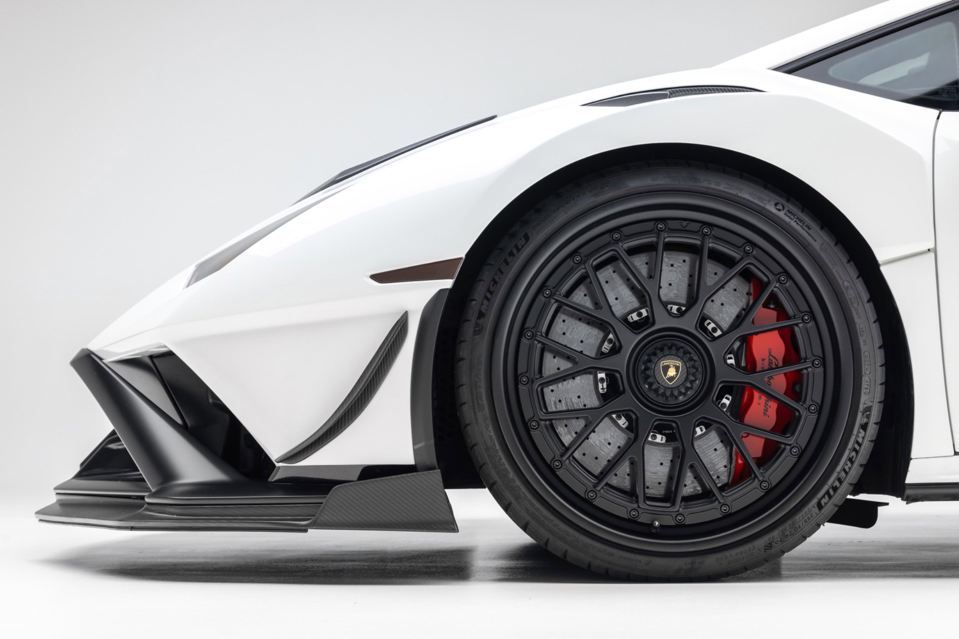Used 2022 Lamborghini Huracan STO image 92
