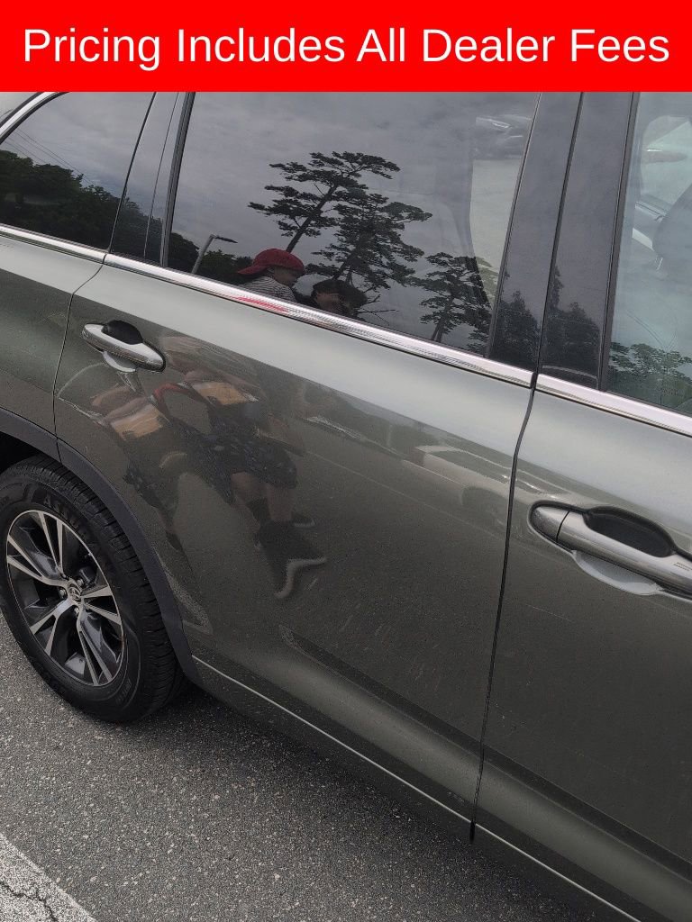 Used 2016 Toyota Highlander XLE AWD/4WD image 9