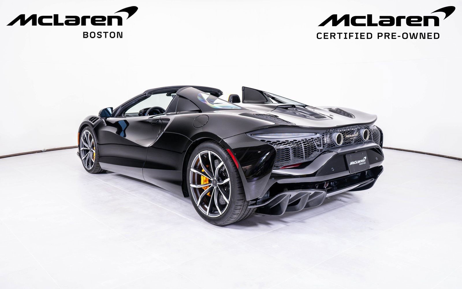 Used 2025 McLaren Artura Spider RWD image 5