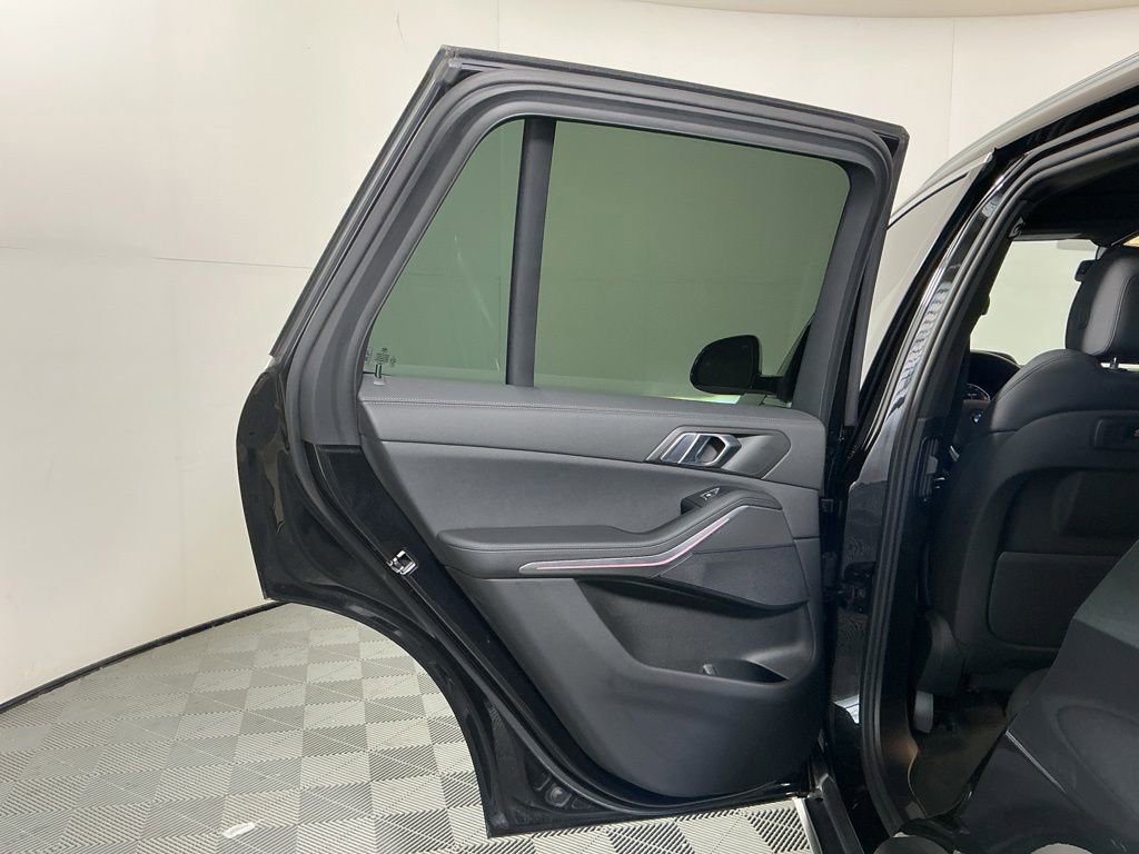 Certified 2022 BMW X5 xDrive40i w/ Premium Package AWD/4WD image 27
