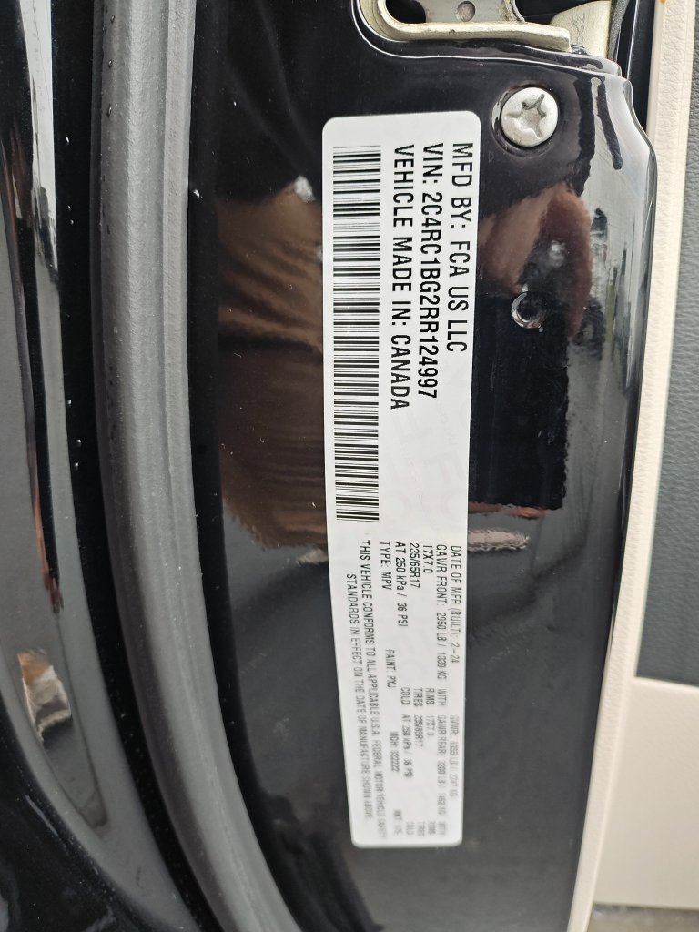 Used 2024 Chrysler Pacifica Touring-L FWD image 26