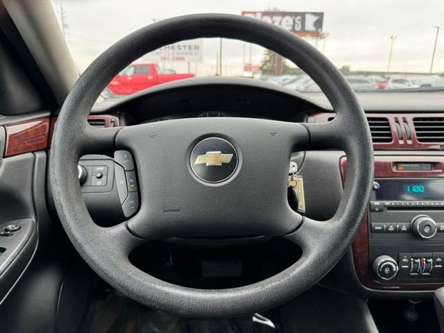 Used 2009 Chevrolet Impala LT FWD image 23