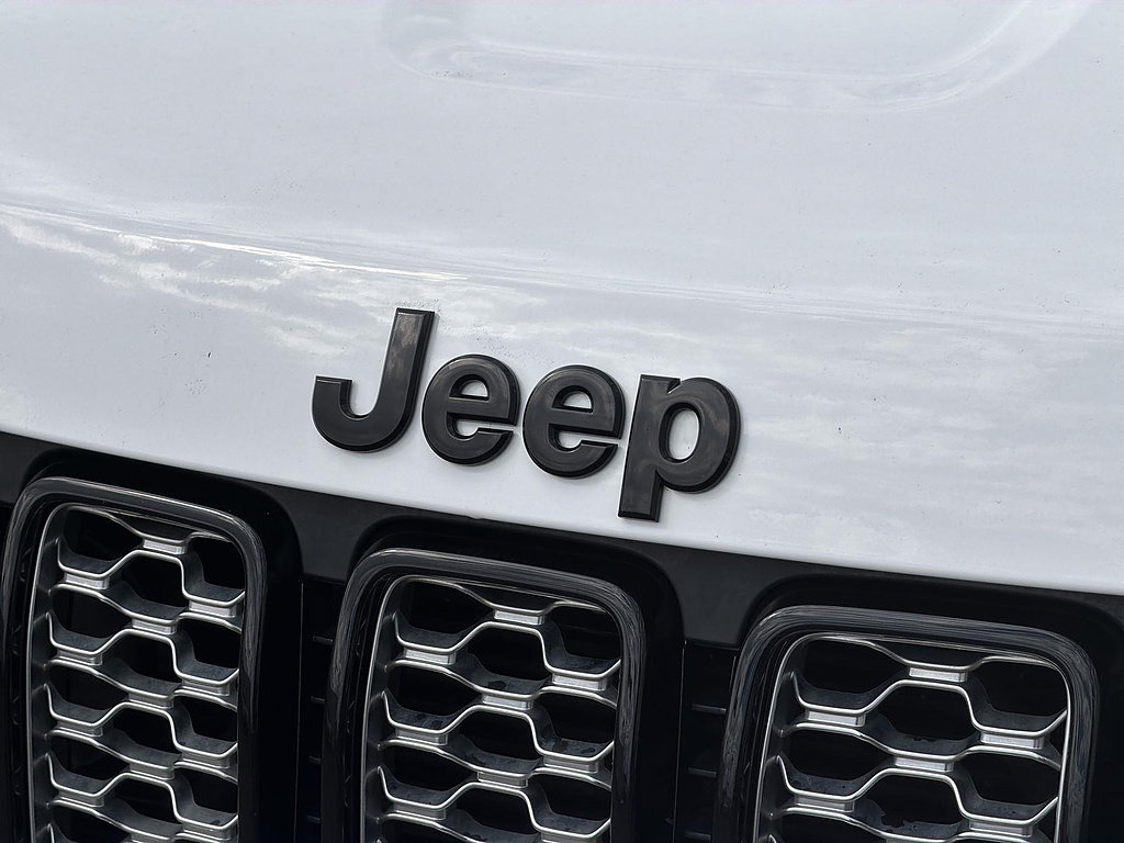 Used 2021 Jeep Grand Cherokee Laredo X AWD/4WD image 30