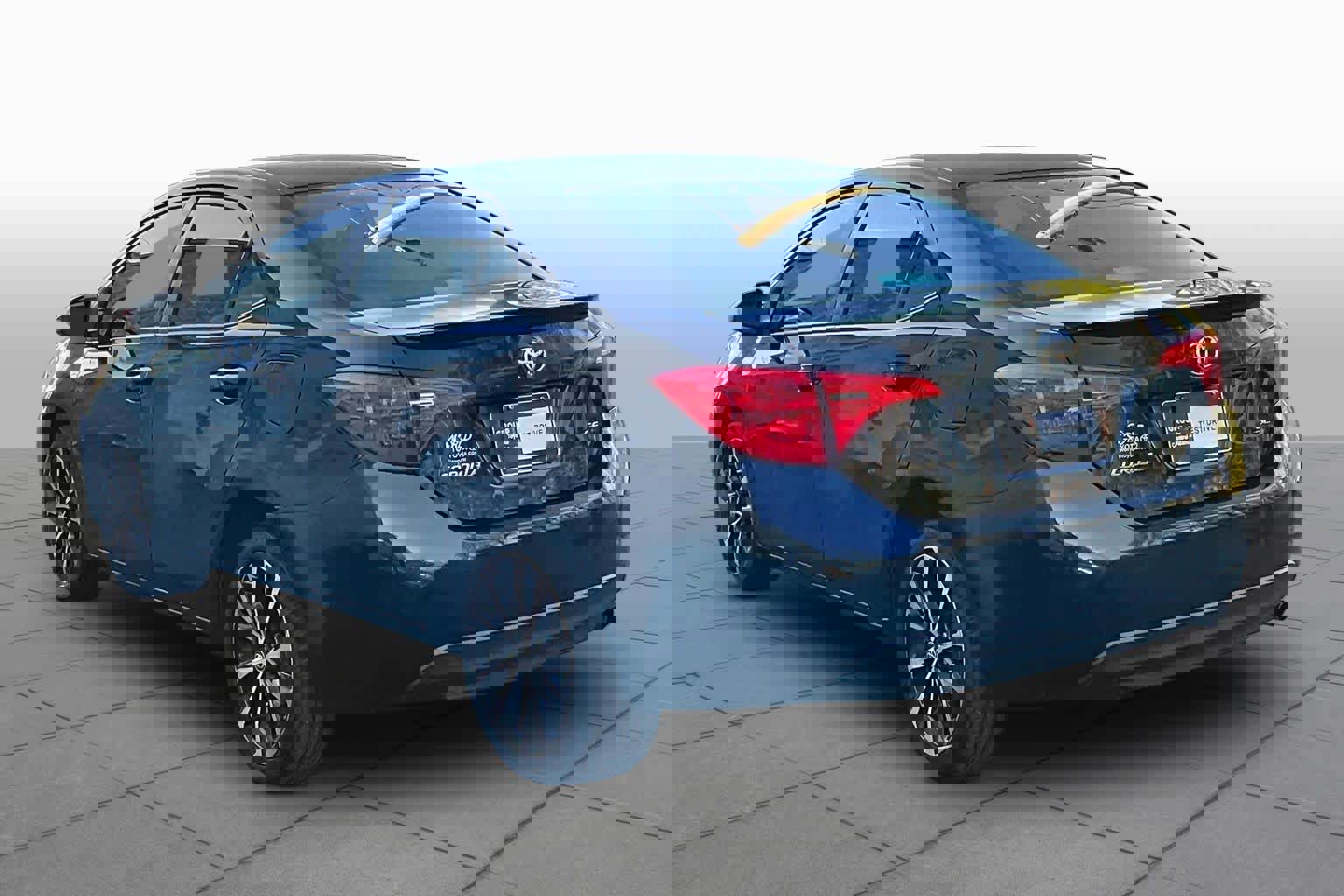 Used 2017 Toyota Corolla SE image 12