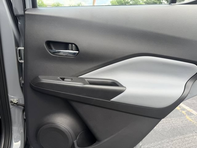 Used 2023 Nissan Kicks SR w/ SR Premium Package FWD image 28