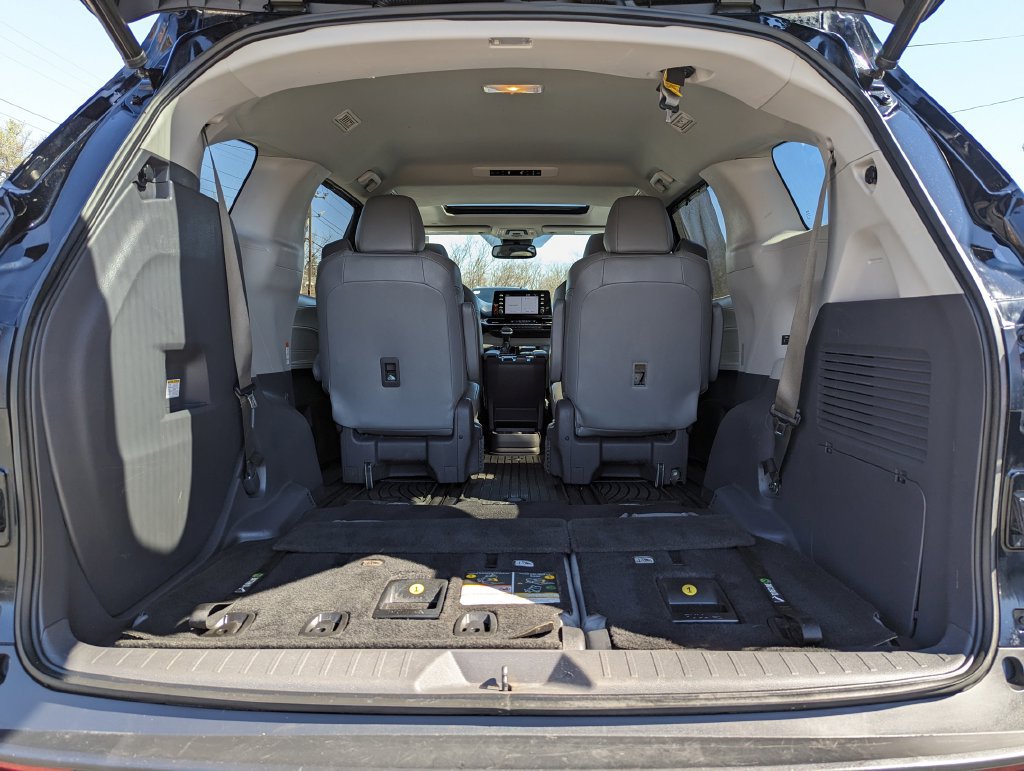 Used 2021 Toyota Sienna XLE AWD/4WD image 42