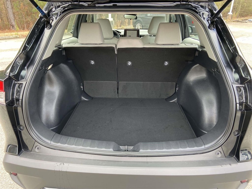Used 2025 Toyota Corolla Cross L image 9