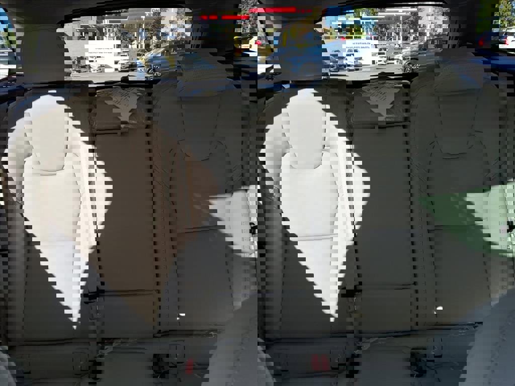 New 2026 Volvo XC60 B5 Ultra w/ Protection Package Premier image 16