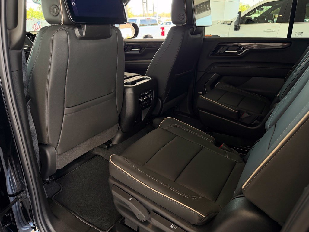 New 2026 GMC Yukon XL Elevation w/ Elevation Premium Package RWD image 16