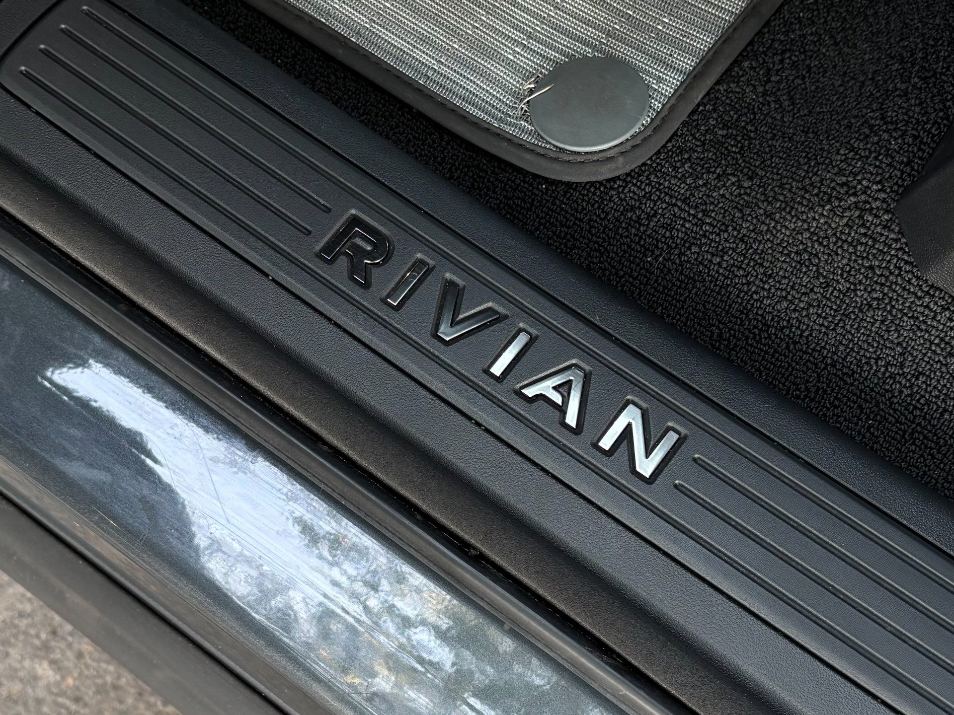 Used 2024 Rivian R1S Adventure Dual AWD/4WD image 61