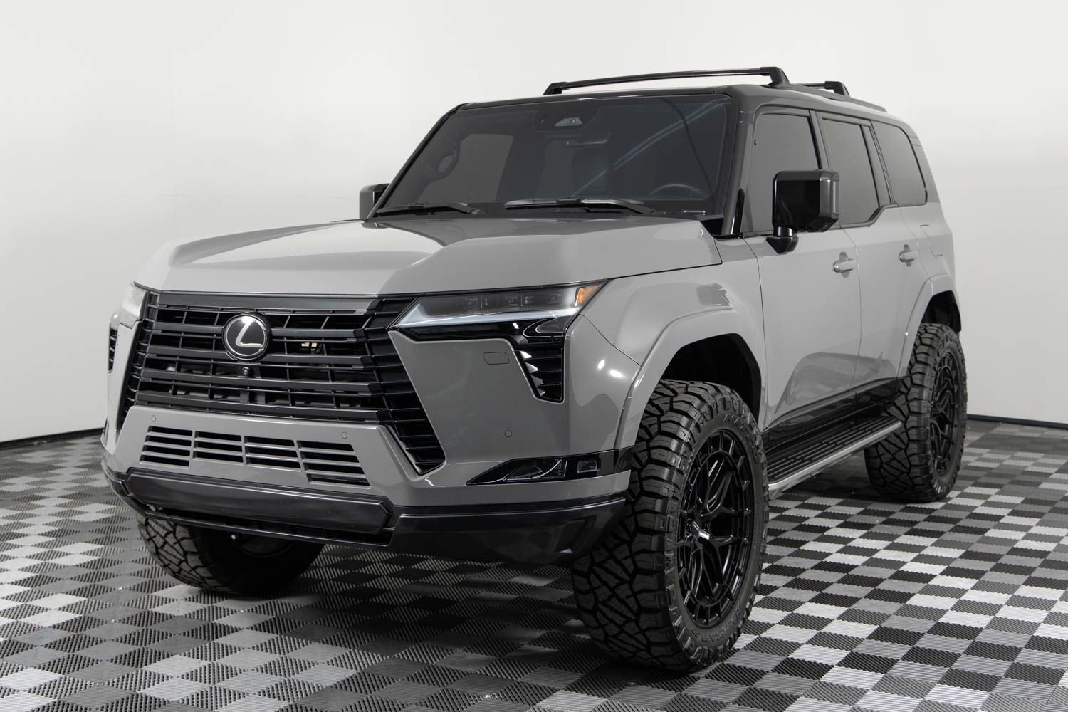 Used 2024 Lexus GX 550 w/ Accessory Package (2T) image 2