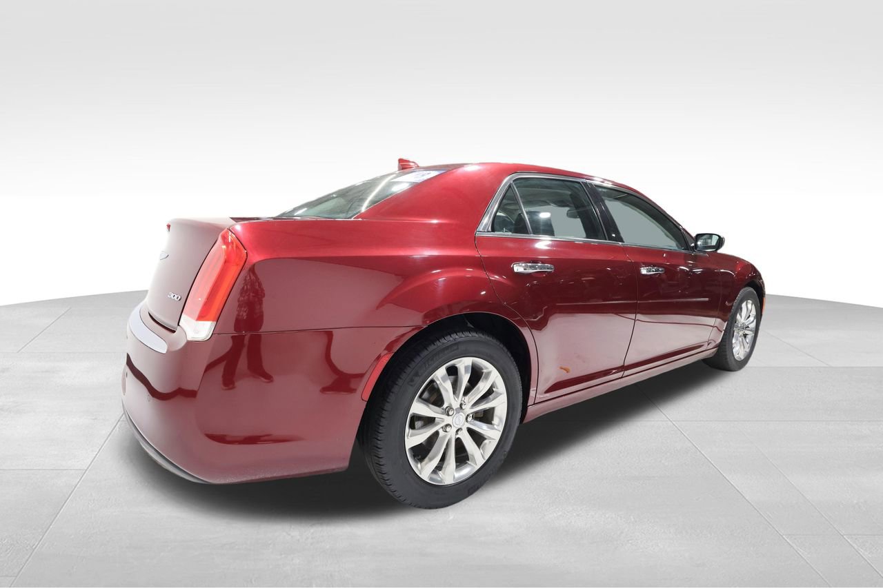 Used 2018 Chrysler 300 Limited w/ Safetytec Plus Group image 3