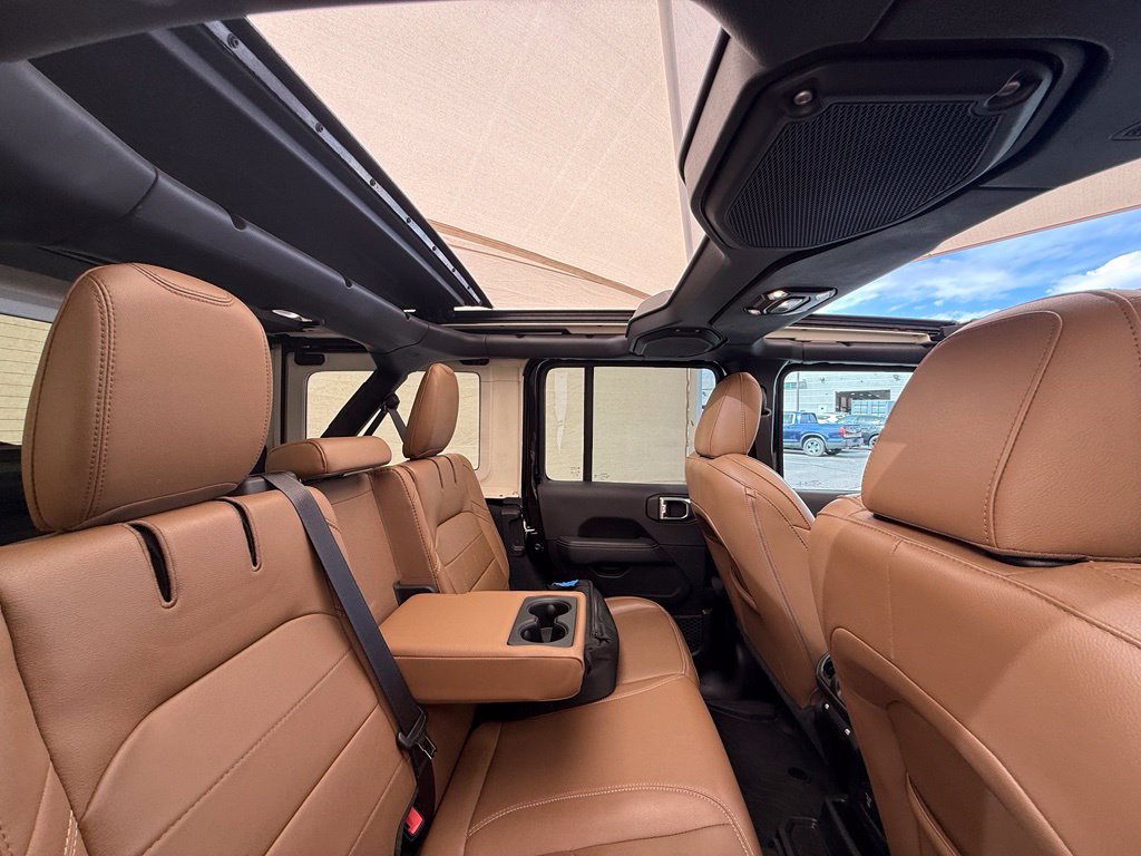 Used 2023 Jeep Wrangler Unlimited Sahara w/ Cold Weather Group AWD/4WD image 21