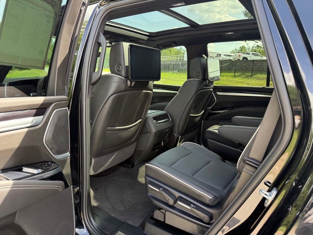 Certified 2025 Cadillac Escalade Sport w/ Touring Package AWD/4WD image 28