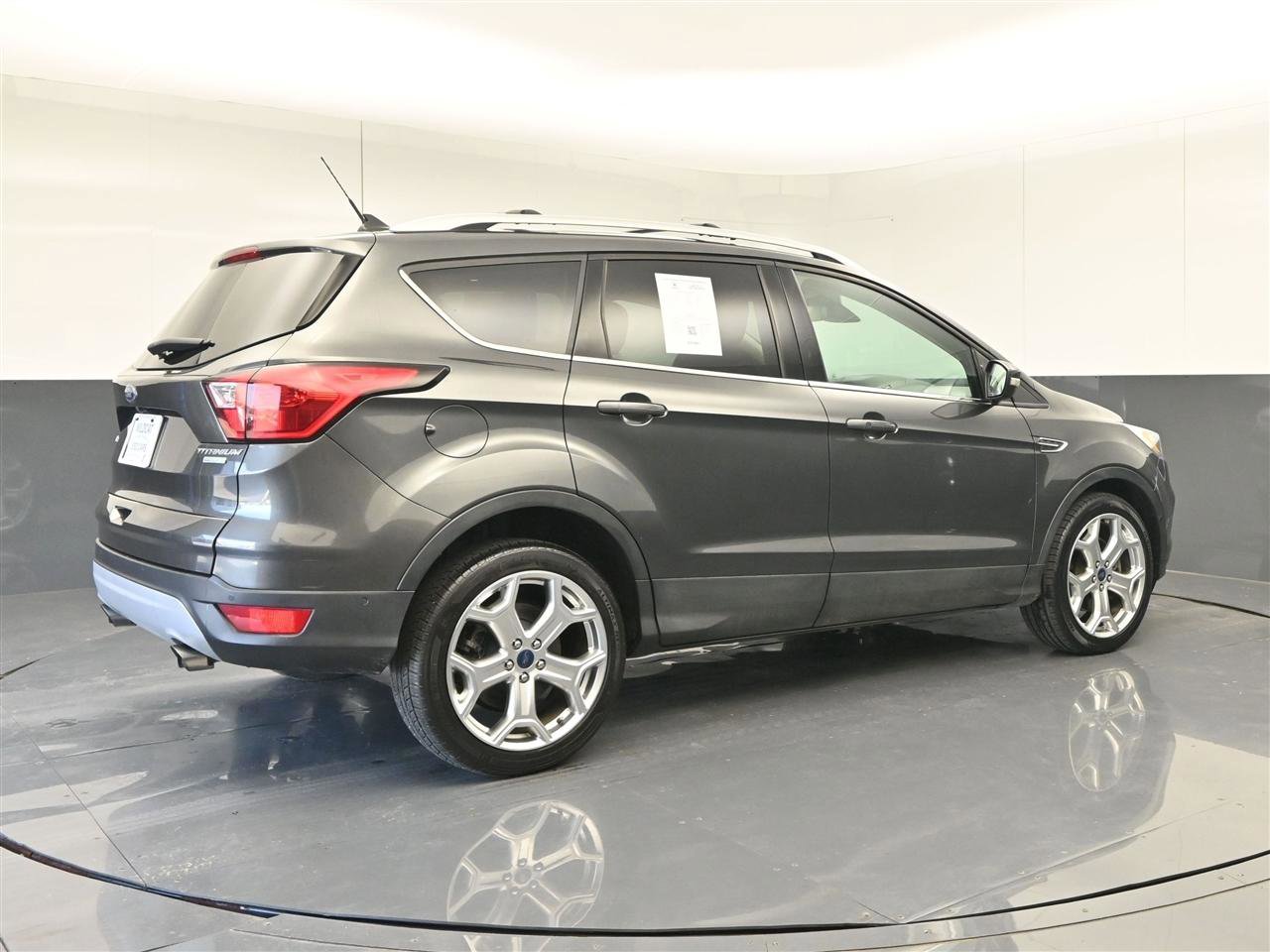 Used 2019 Ford Escape Titanium FWD image 5