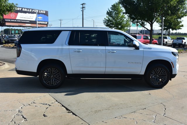 New 2026 Chevrolet Suburban High Country w/ Sun And Tow Package AWD/4WD image 4