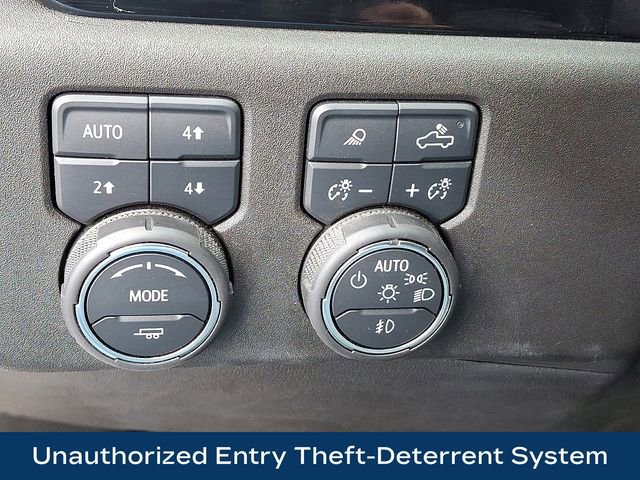 Used 2025 Chevrolet Silverado 2500 LTZ w/ LTZ Convenience Package image 27