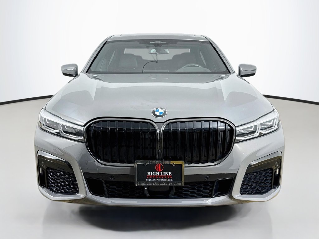 Used 2022 BMW 750i xDrive w/ M Sport Package AWD/4WD image 2