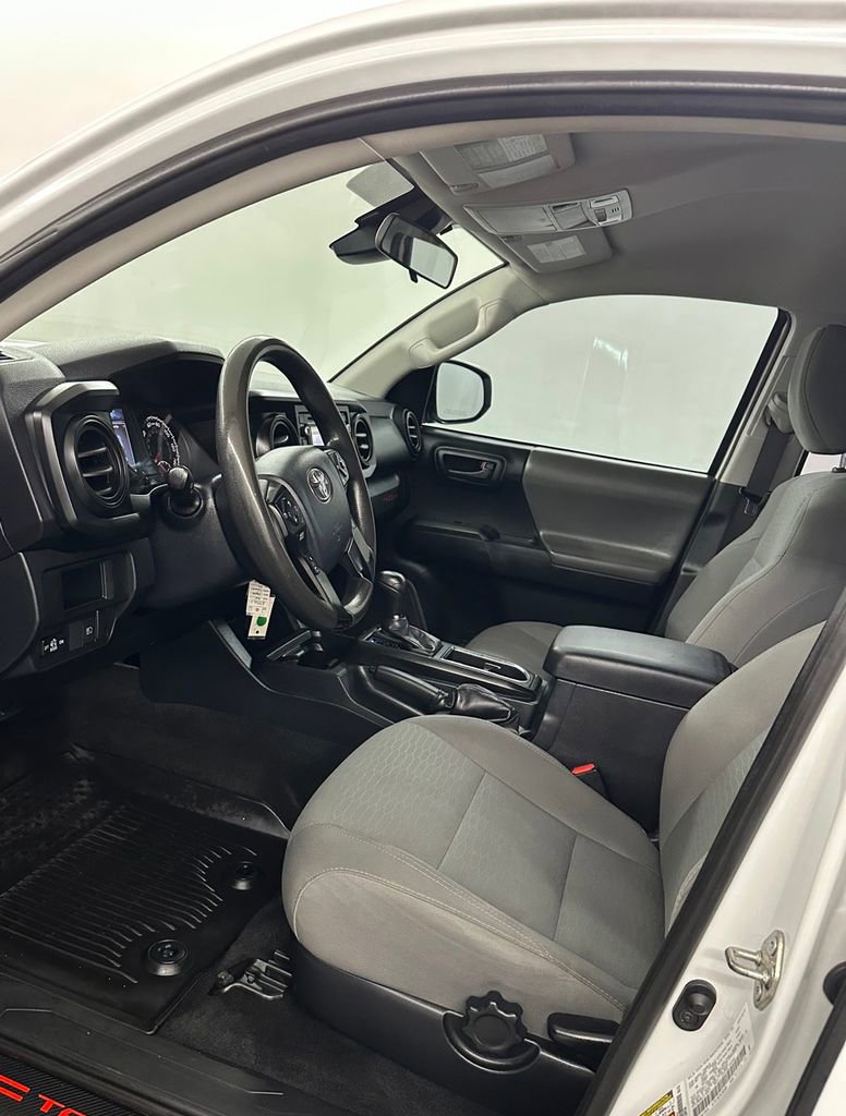 Used 2018 Toyota Tacoma SR w/ SR Convenience Package image 10