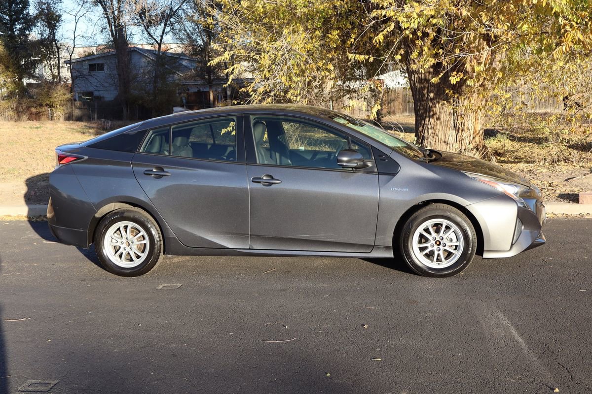 Used 2017 Toyota Prius Two image 3