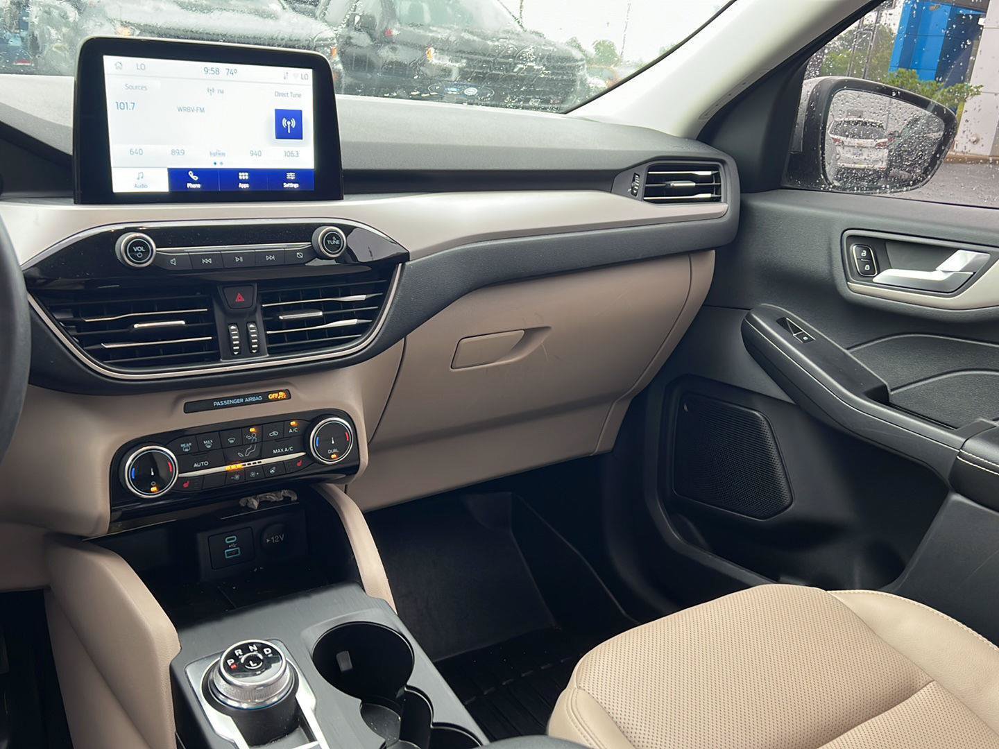 Used 2022 Ford Escape SEL FWD image 9