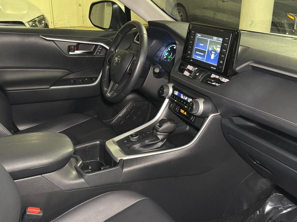 Used 2022 Toyota RAV4 XLE Premium AWD/4WD image 12