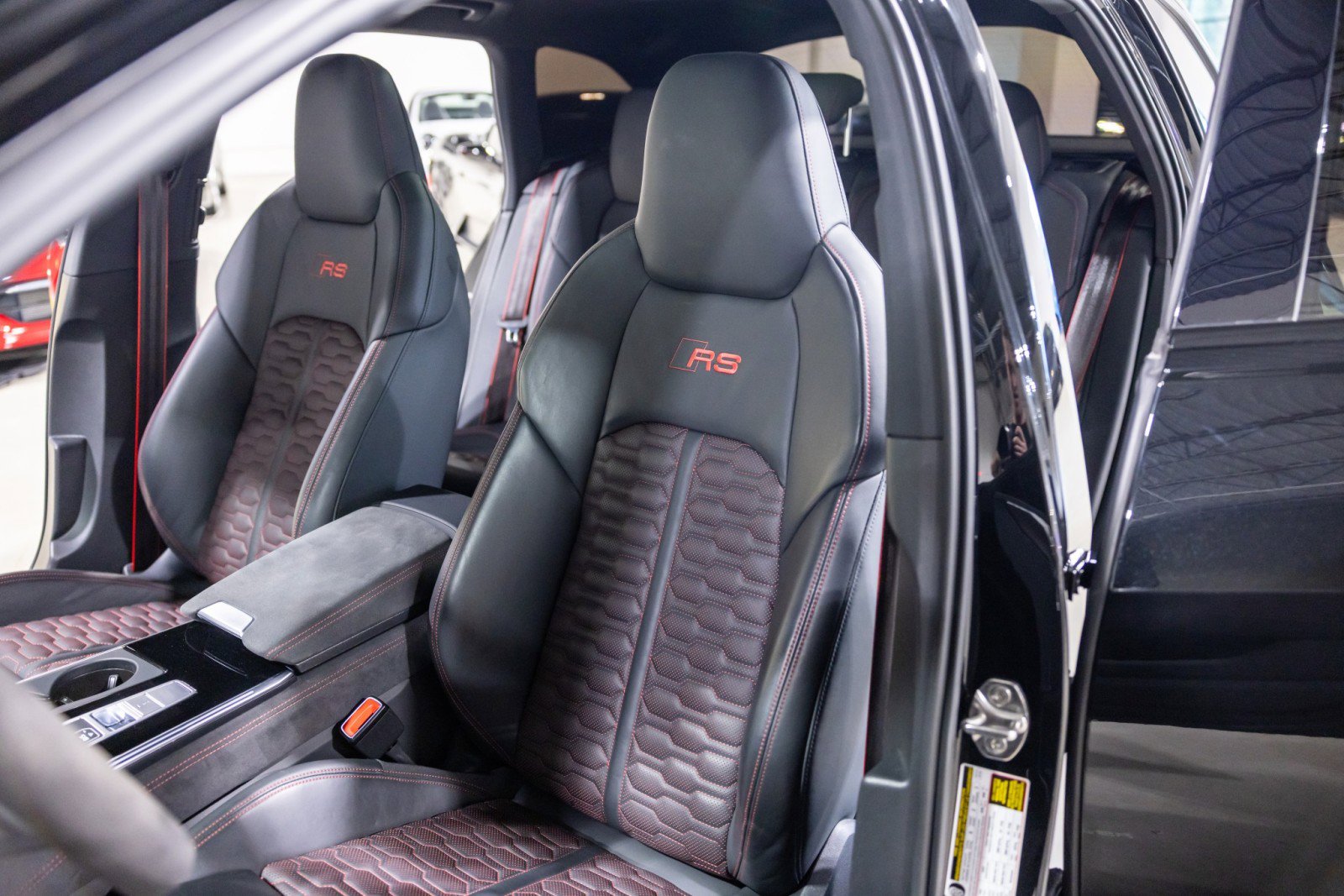 Used 2024 Audi RS 6 performance AWD/4WD image 35