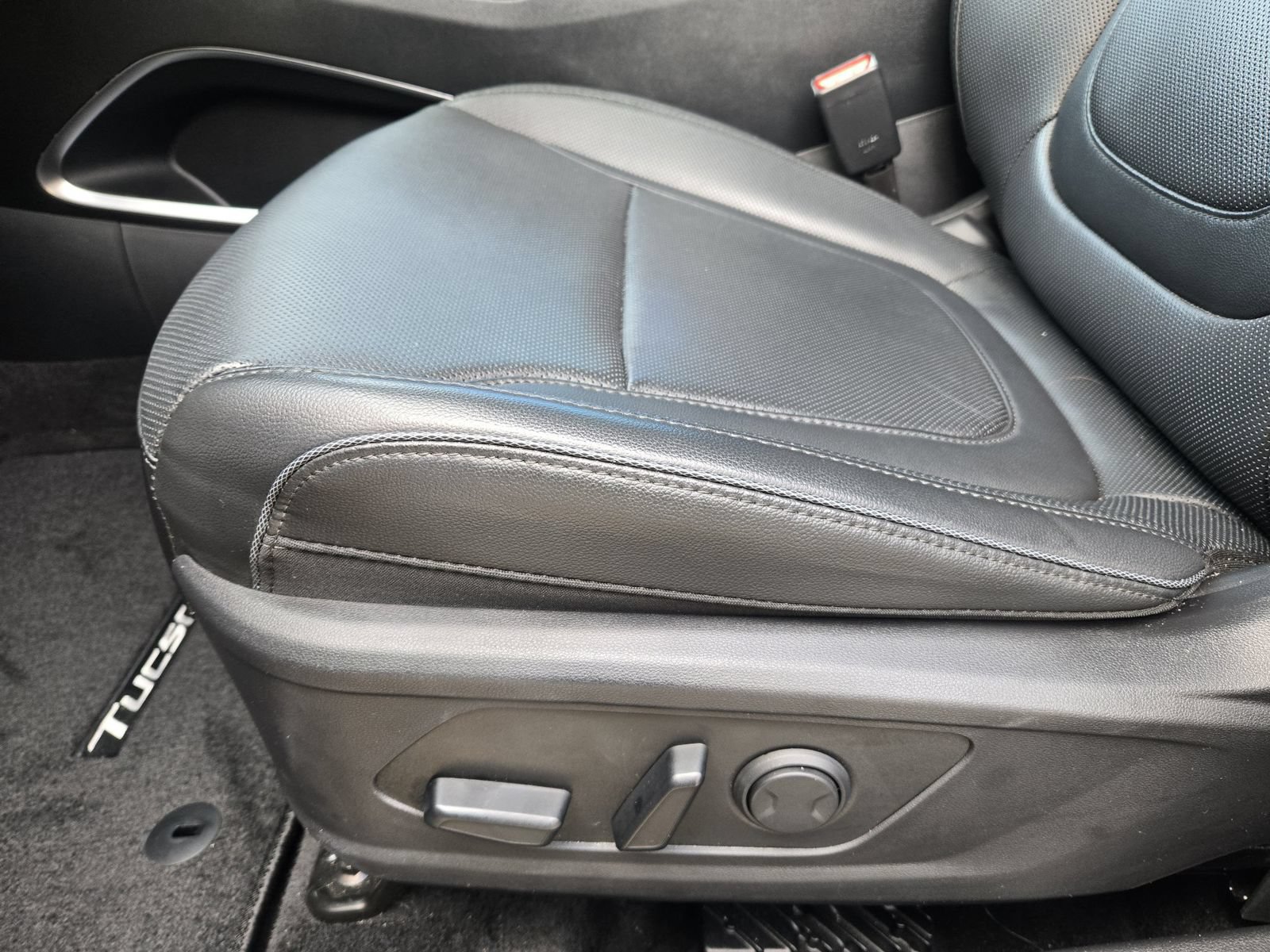 Used 2024 Hyundai Tucson Limited AWD/4WD image 23