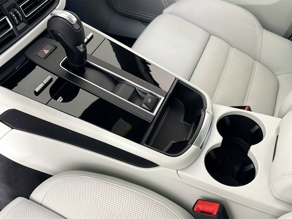 Used 2025 Porsche Macan S image 21