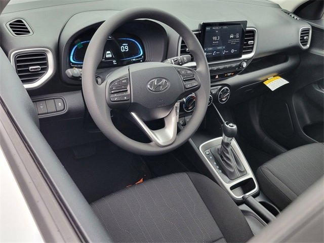 New 2026 Hyundai Venue SE image 3