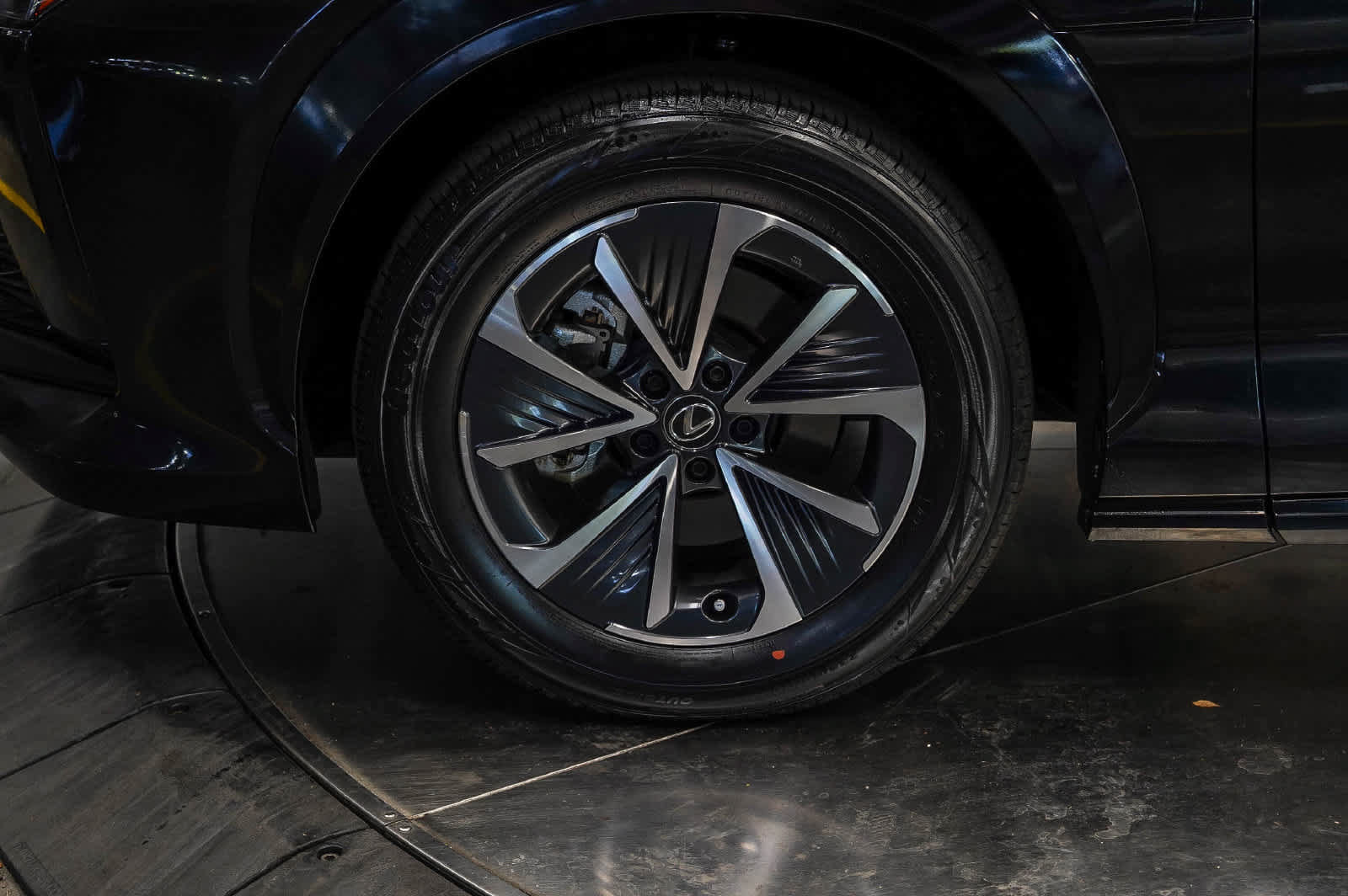Used 2025 Lexus RZ 300e w/ Accessory Package (2T) FWD image 9