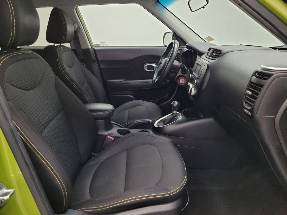 Used 2016 Kia Soul + FWD image 21