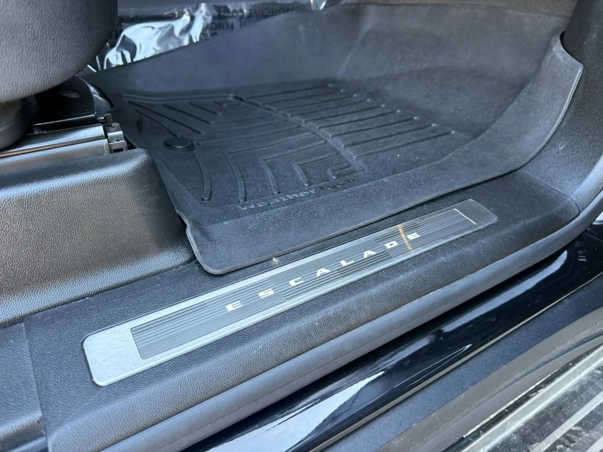 Used 2024 Cadillac Escalade ESV V image 59