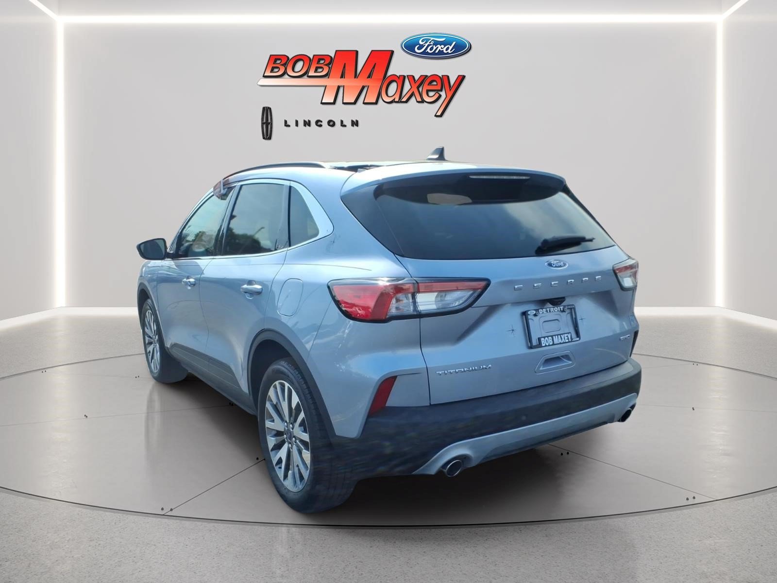Certified 2022 Ford Escape Titanium AWD/4WD image 6