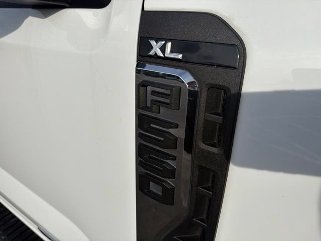 Used 2024 Ford F550 4x4 Crew Cab Super Duty image 5