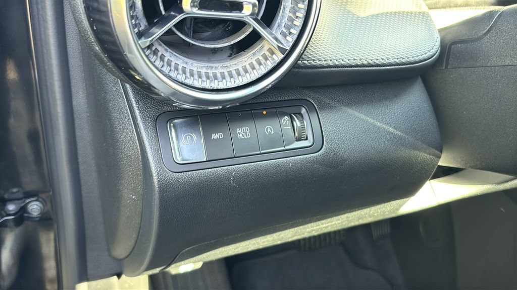Used 2025 Chevrolet Equinox LT AWD/4WD image 14