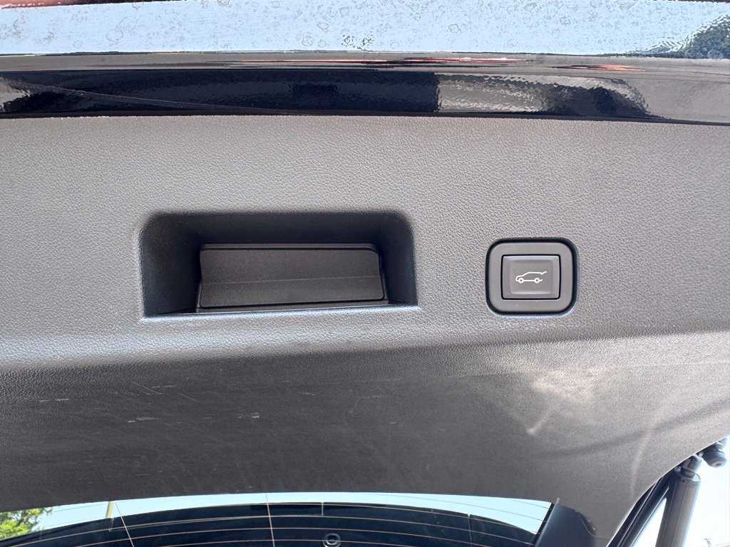 Used 2024 Chevrolet Traverse LT FWD image 41