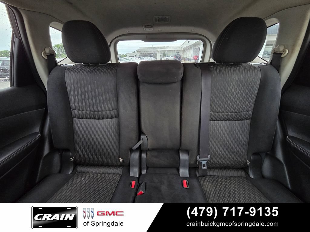Used 2017 Nissan Rogue SV AWD/4WD image 26