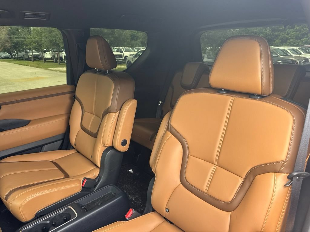 Used 2025 Nissan Armada SL w/ Captain's Chari Seat Package RWD image 11