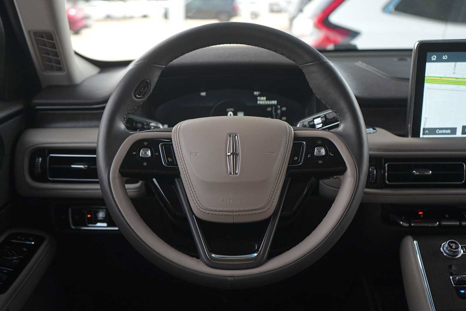 Used 2024 Lincoln Aviator Reserve w/ Equipment Group 201A RWD image 16