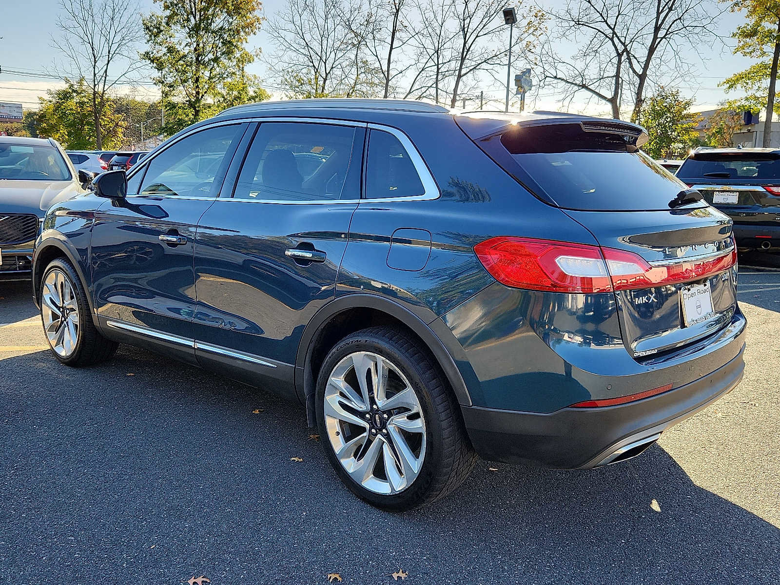 Used 2016 Lincoln MKX Reserve AWD/4WD image 4