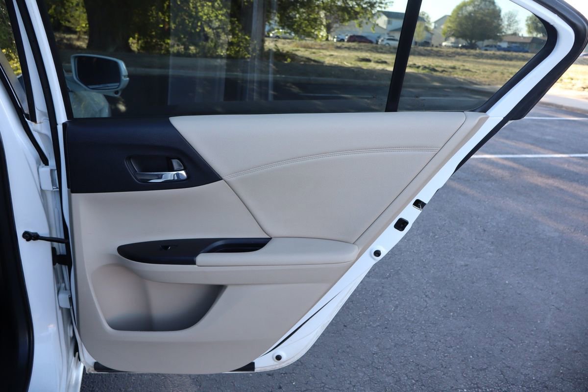 Used 2015 Honda Accord EX-L image 25