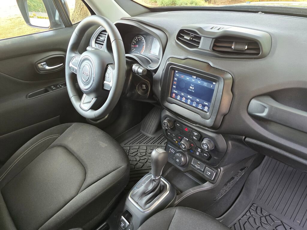 Used 2021 Jeep Renegade Sport image 14