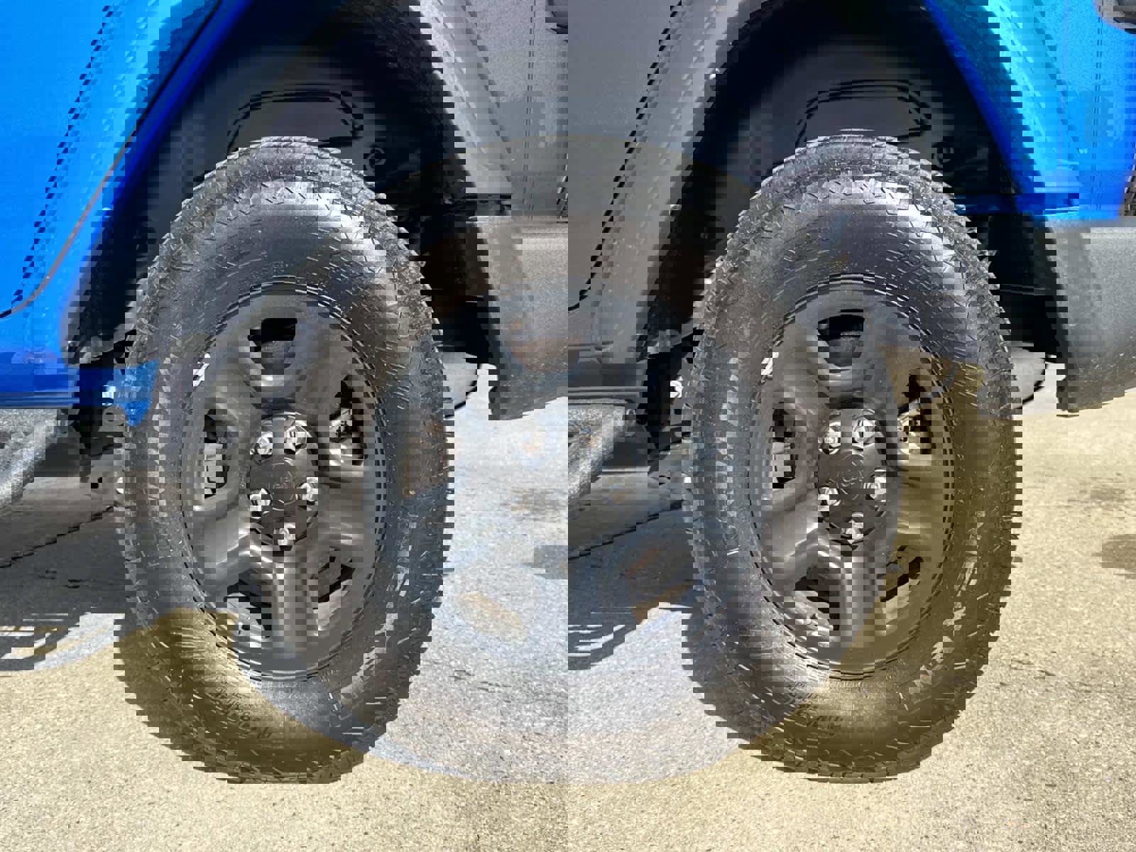 Used 2025 Jeep Wrangler Sport image 7