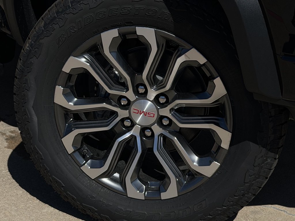 New 2026 GMC Canyon Denali AWD/4WD image 9
