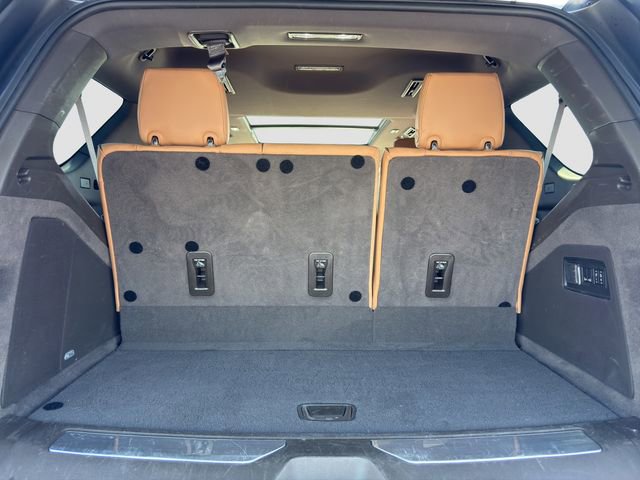 Used 2024 Cadillac Escalade Premium Luxury w/ Performance Package image 19