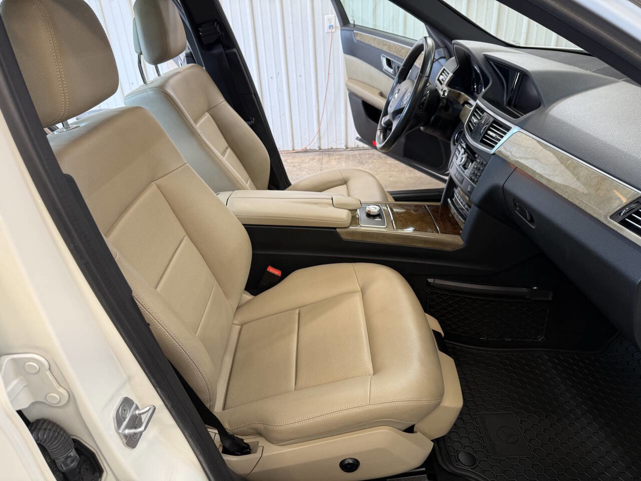 Used 2011 Mercedes-Benz E 350 Sedan image 29