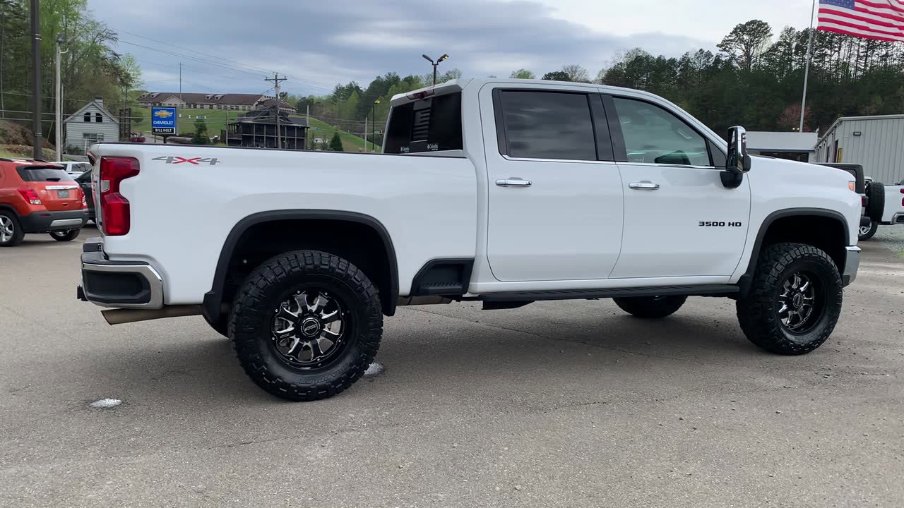 Used 2022 Chevrolet Silverado 3500 LTZ w/ LTZ Convenience Package image 9